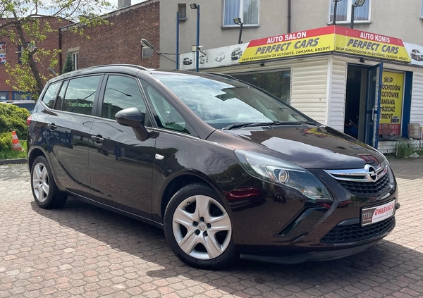 Opel Zafira cena 35800 przebieg: 122000, rok produkcji 2012 z Strzelin małe 121